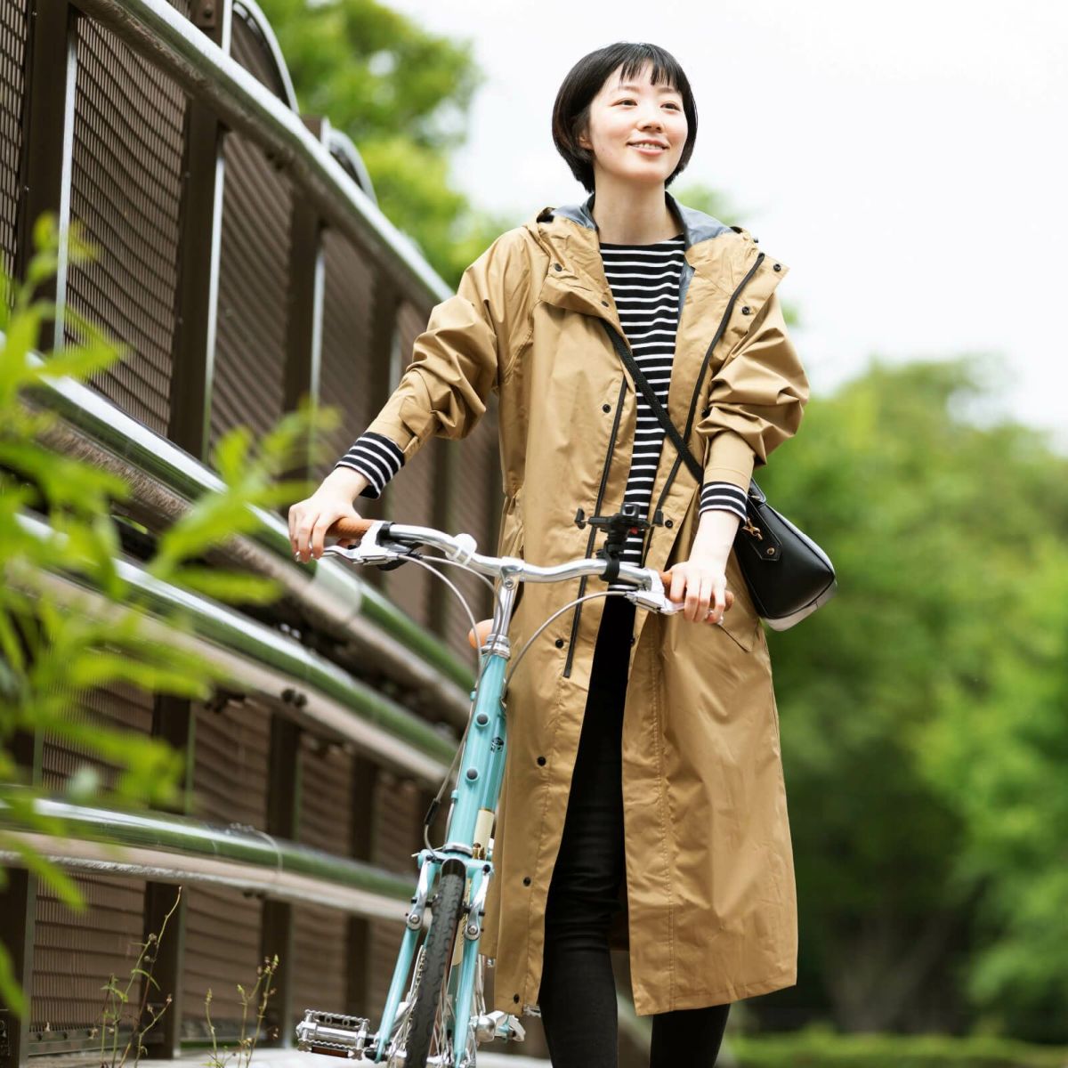 詳細：着用イメージ ［女性モデルのサイズ］身長:168cm 着用サイズ：L 着用カラー：ベージュ