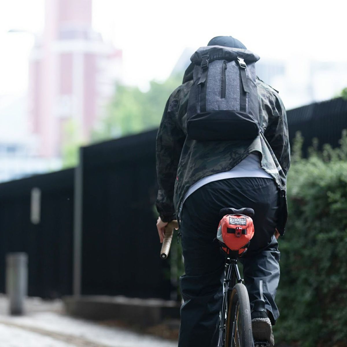 ［男性モデルのサイズ］身長:177cm 着用サイズ：L　／ （上）7570 KJ ストレッチシールド ジャケット L