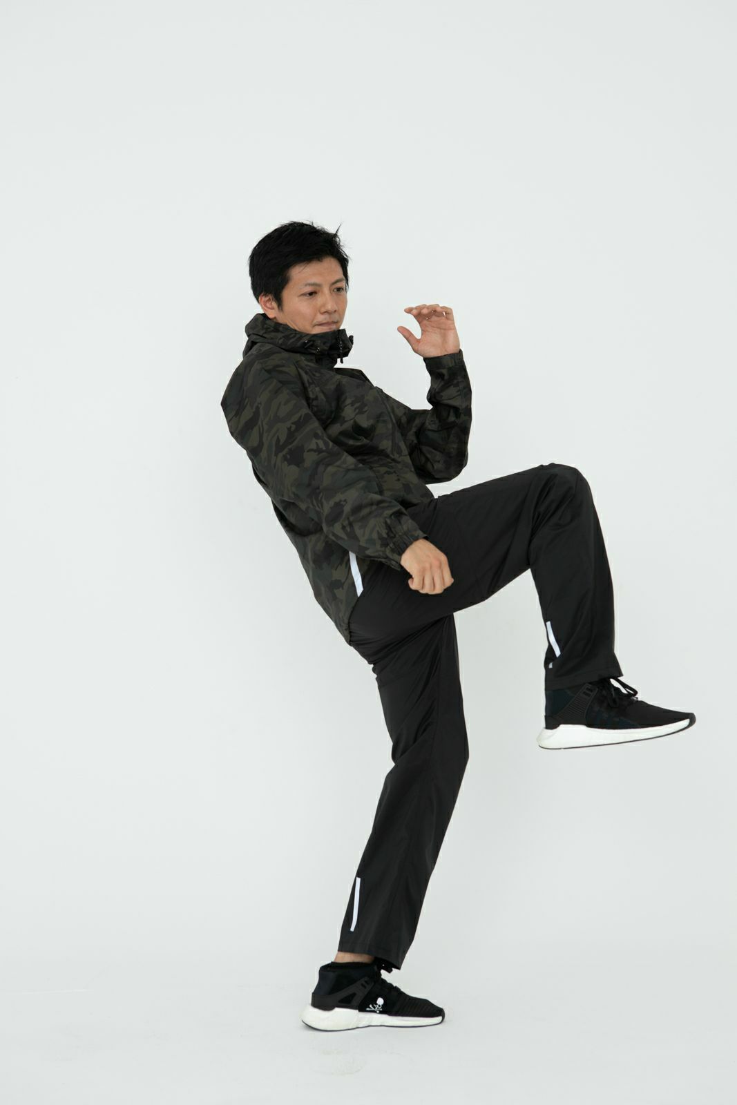 ［男性モデルのサイズ］身長:174cm 着用サイズ：L　／ （上）7570 KJ ストレッチシールド ジャケット L