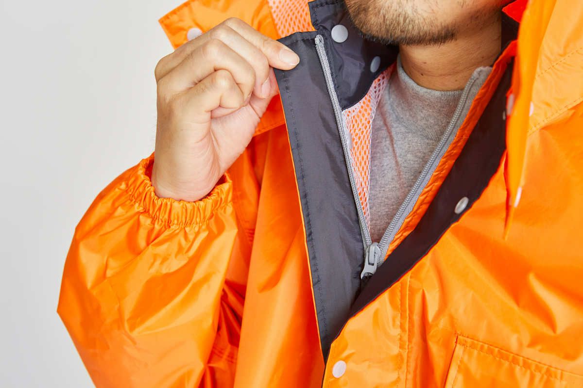 詳細：フロントジッパー