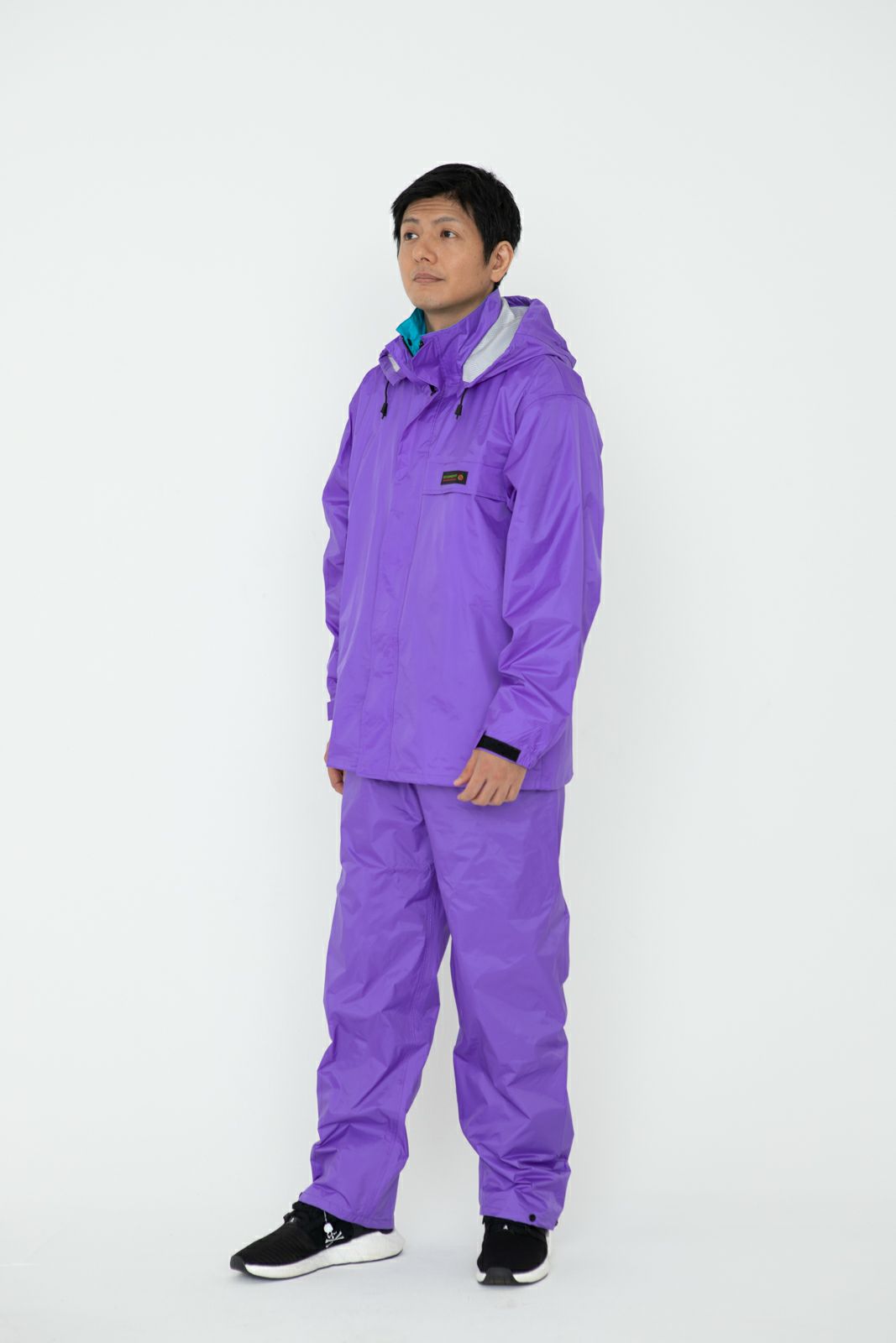 着用イメージ：パープル［男性モデルのサイズ］身長:174cm 着用サイズ：L