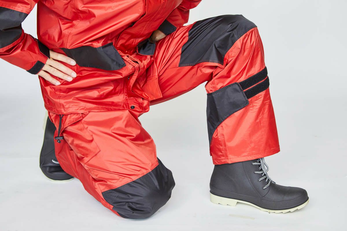 詳細：脚 ［男性モデルのサイズ］身長:177cm 着用サイズ：L