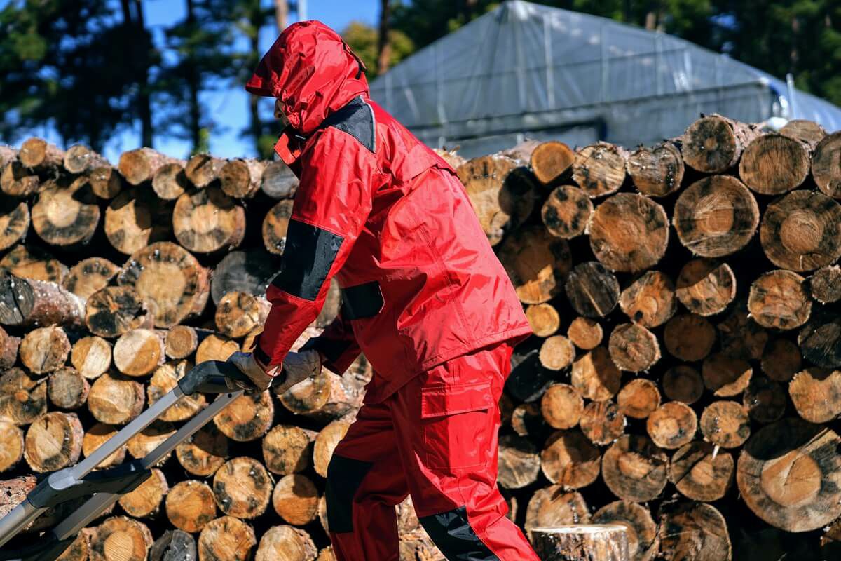 着用イメージ03 ［男性モデルのサイズ］身長:182cm 着用サイズ：L