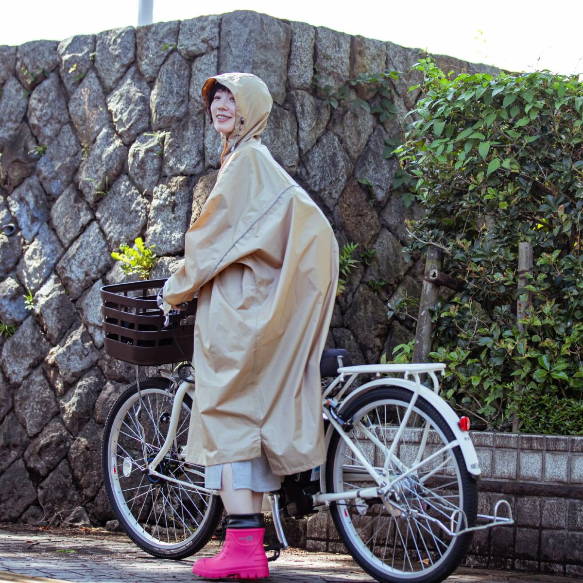 詳細：着用イメージ ［女性モデルのサイズ］身長:168cm 着用サイズ：フリーサイズ（6434 エアラバーブーツ レディース ショートも合わせて）