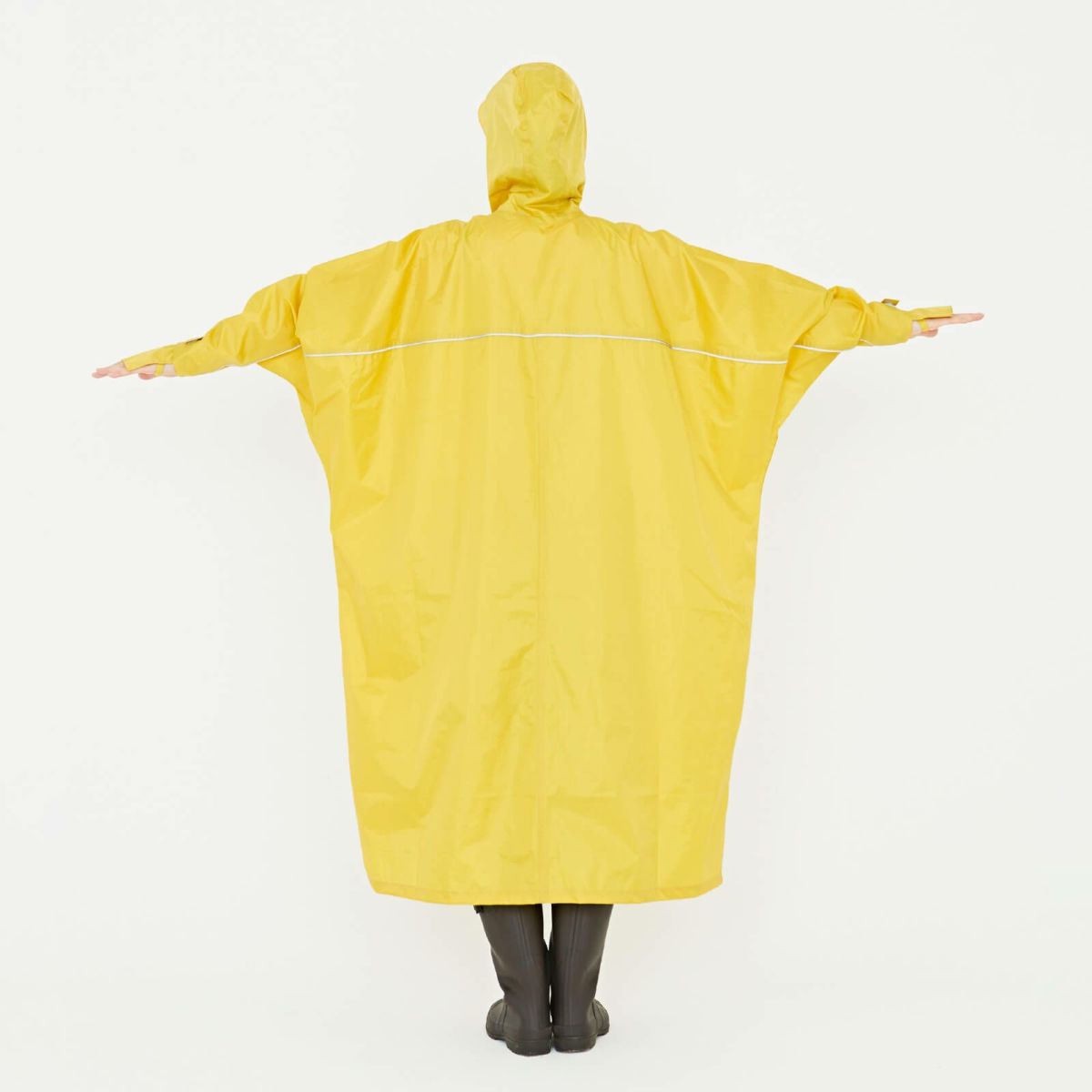 ドルマンスリーブの袖+リフレクターパイピング