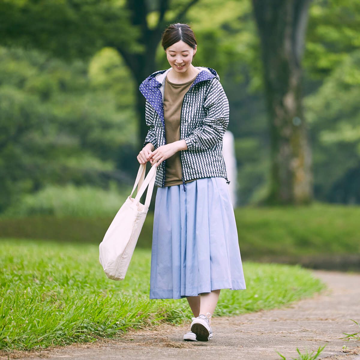 ［女性モデルのサイズ］身長:168cm 着用サイズ：M