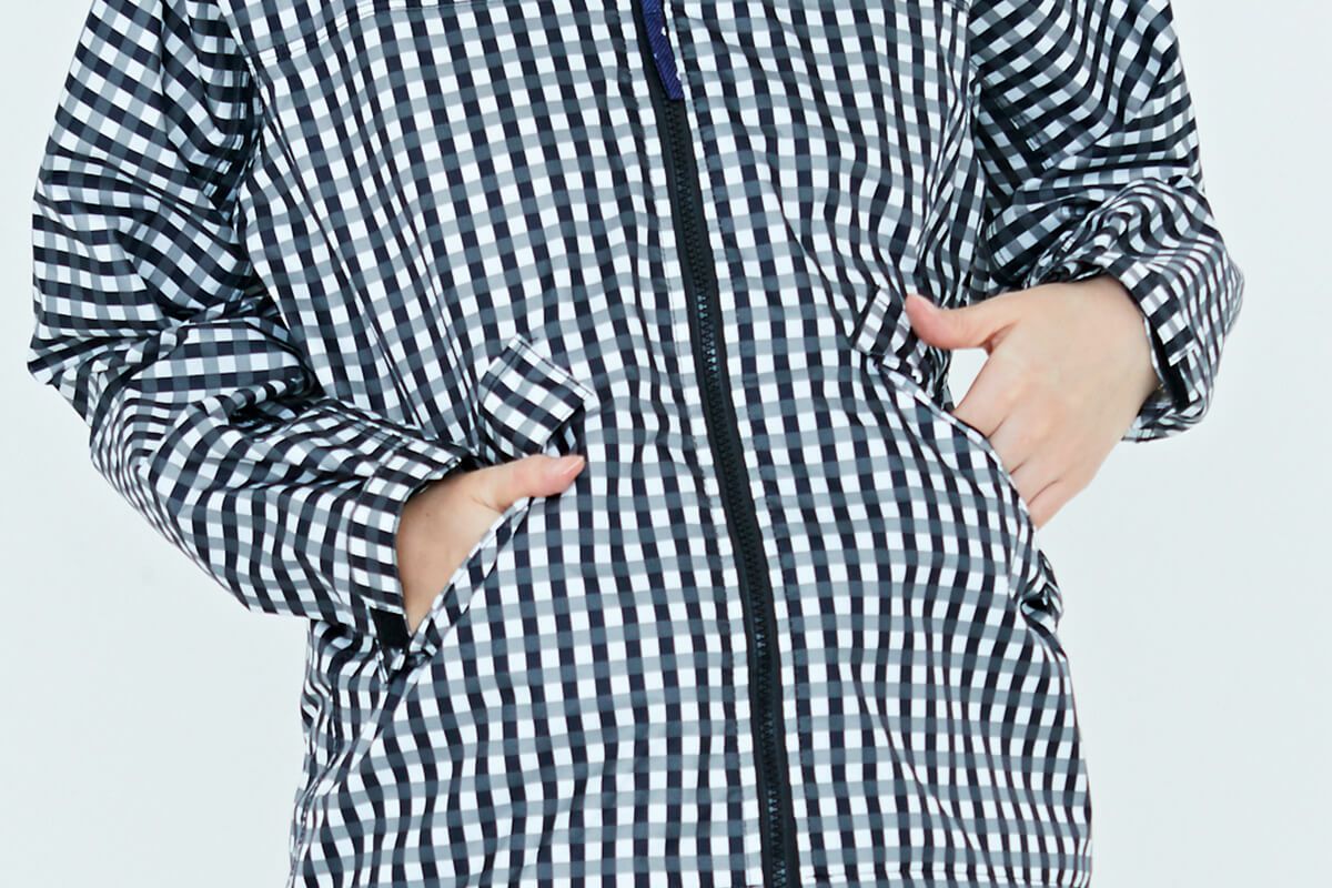 詳細：フラップ付きポケット