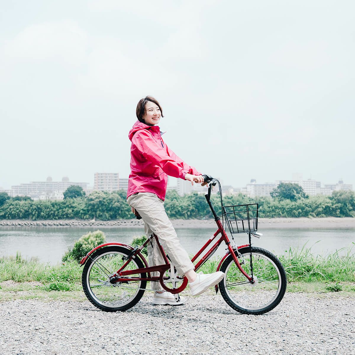 ［女性モデルのサイズ］身長:163cm 着用サイズ：L