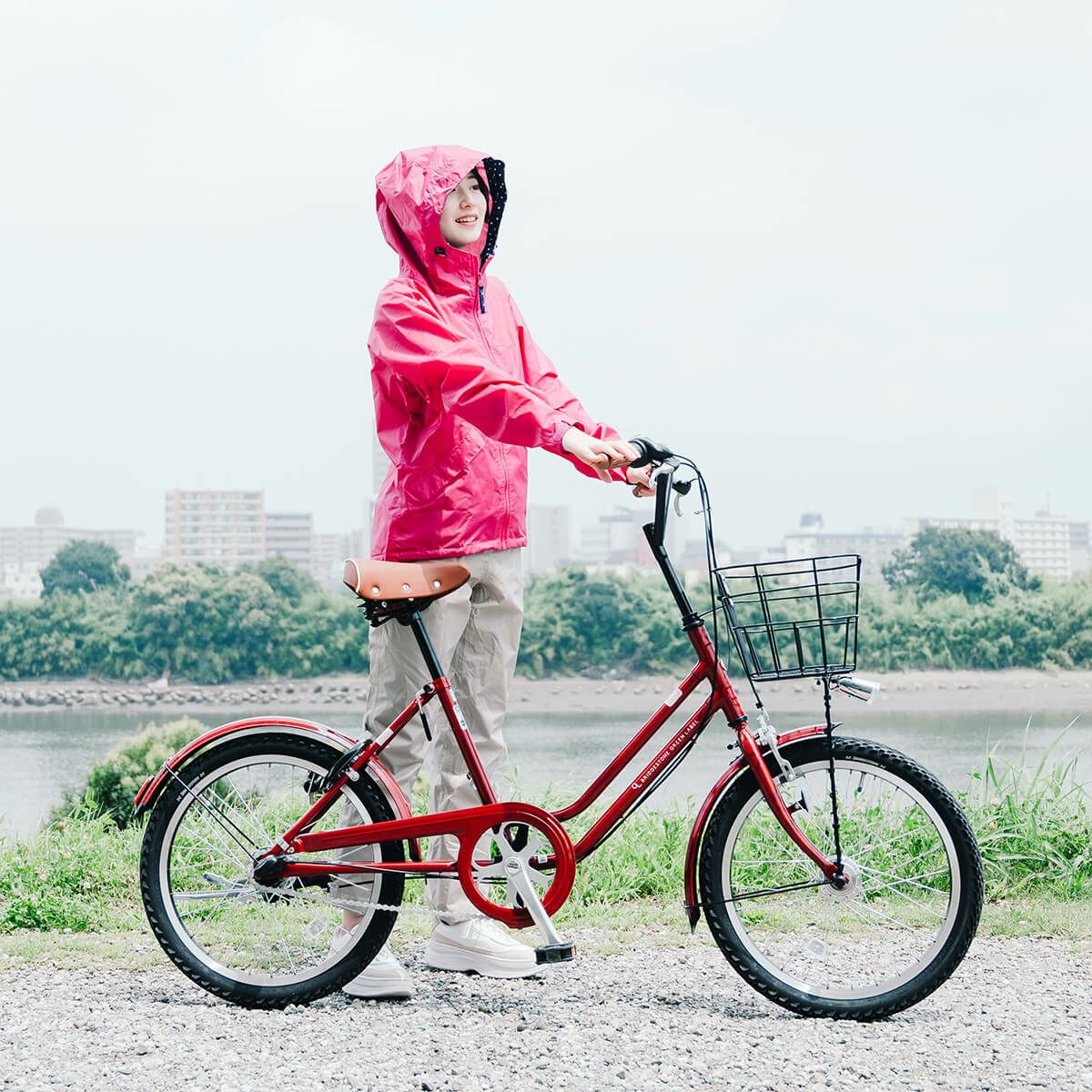 ［女性モデルのサイズ］身長:163cm 着用サイズ：L