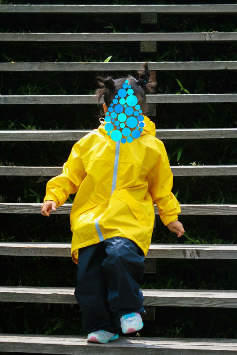 [キッズモデルのサイズ]身長：約120cm　着用サイズ：130