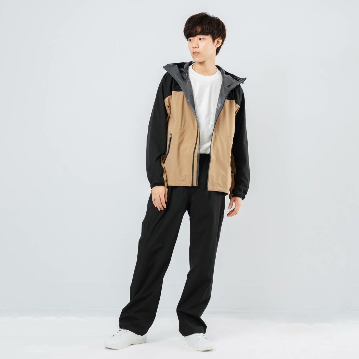 ［男性モデルのサイズ］身長:181cm 着用サイズ：LL カラー：ベージュ