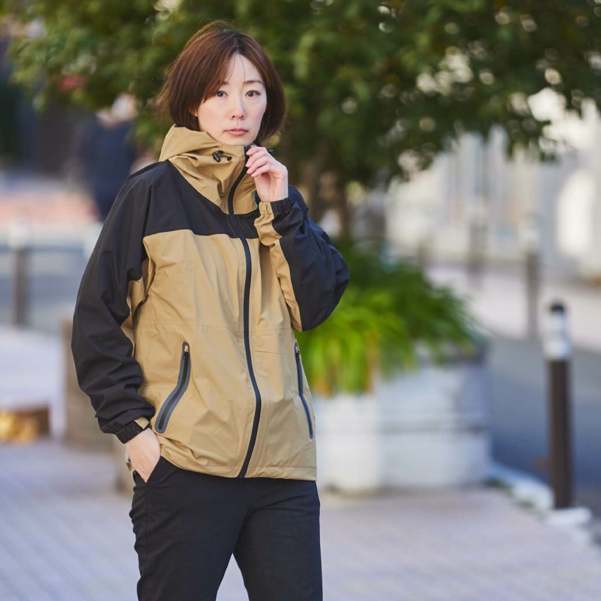 ［女性モデルのサイズ］身長:168cm 着用サイズ：LL カラー：ベージュ