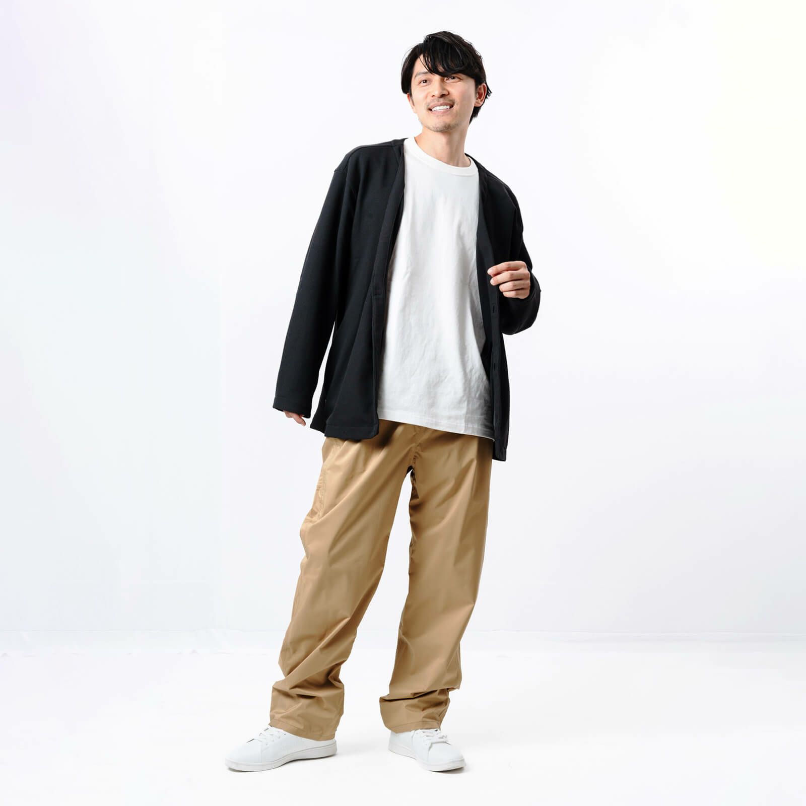 詳細：着用イメージ ベージュ ［男性モデルのサイズ］身長:181cm 着用サイズ：L