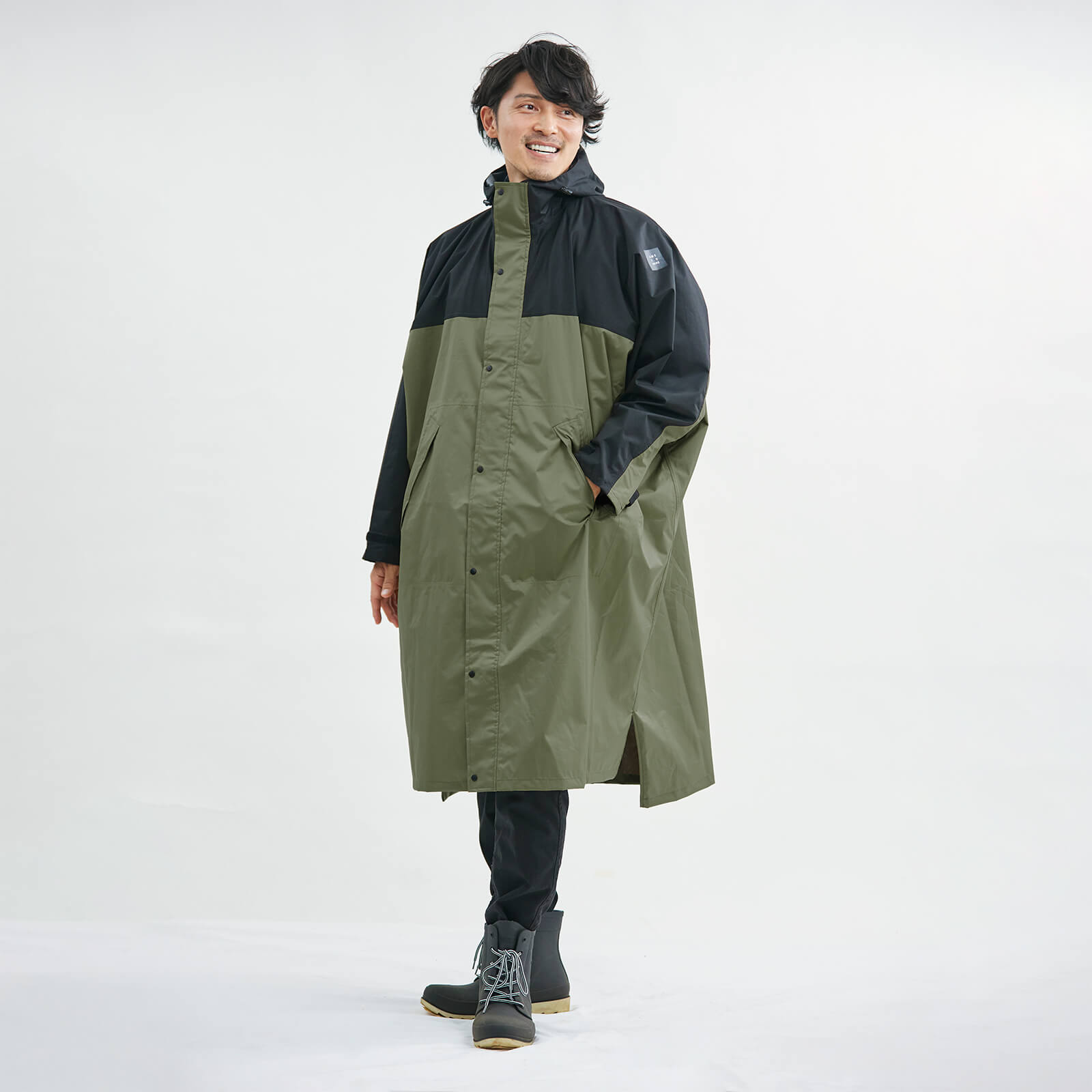 ブラック×カーキ