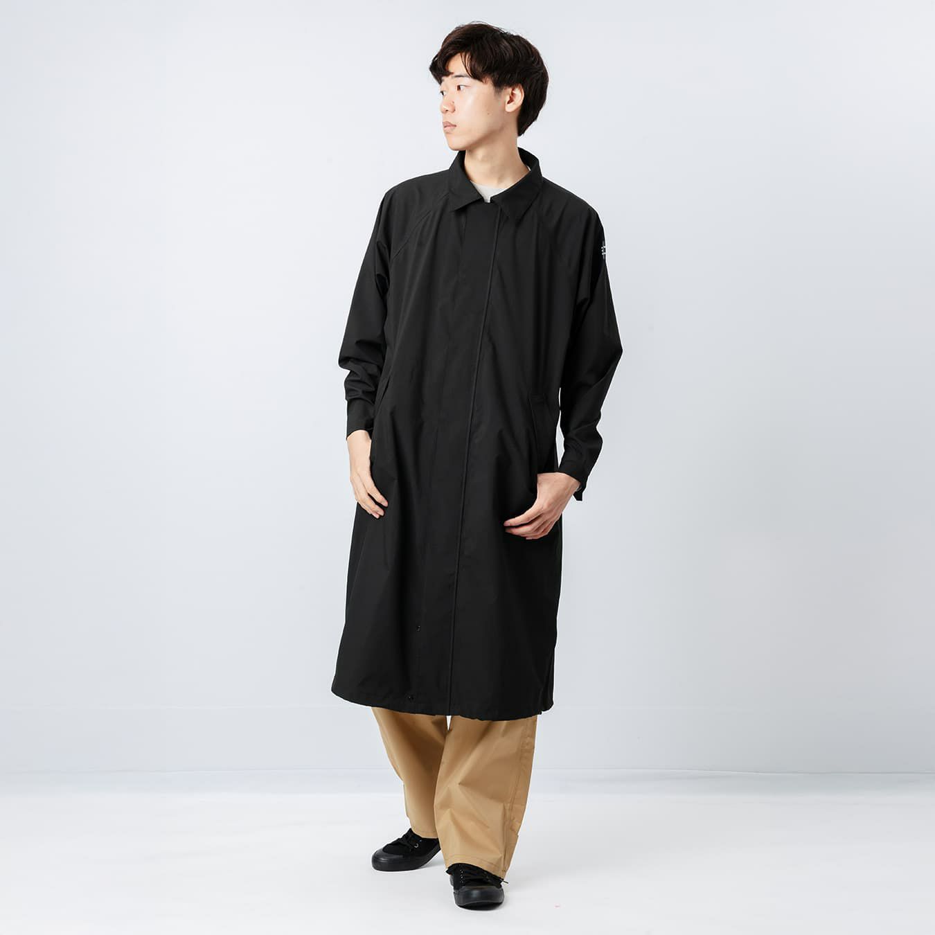 男性モデル：181cm ／ Lサイズ着用
