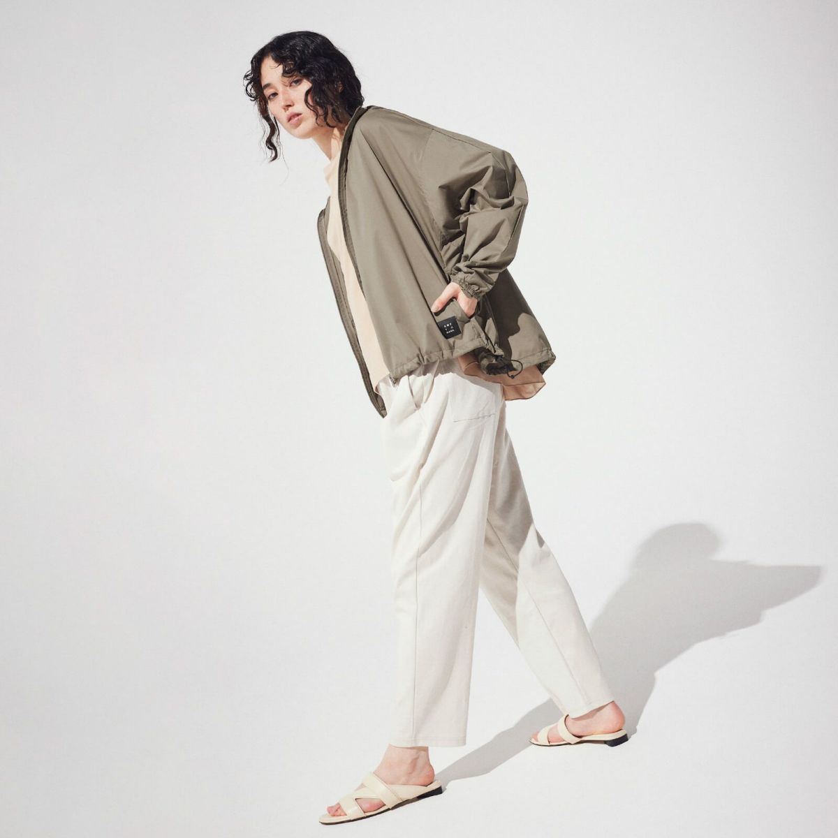 美品☆ EMPORIO ARMANI ウィンドブレーカー XL (撥水機能アリ