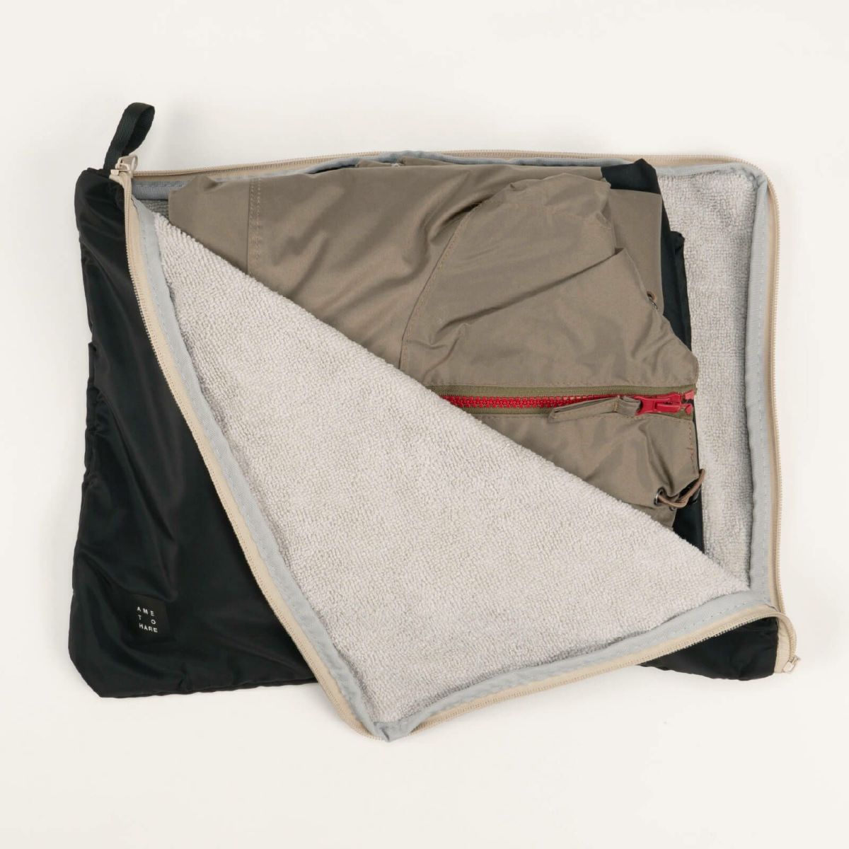 出し入れしやすいL字ファスナー