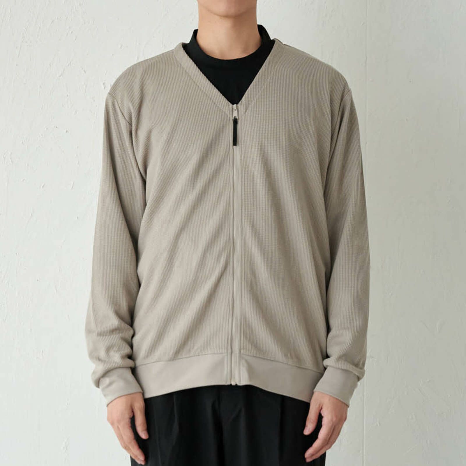 カラー：グレージュ