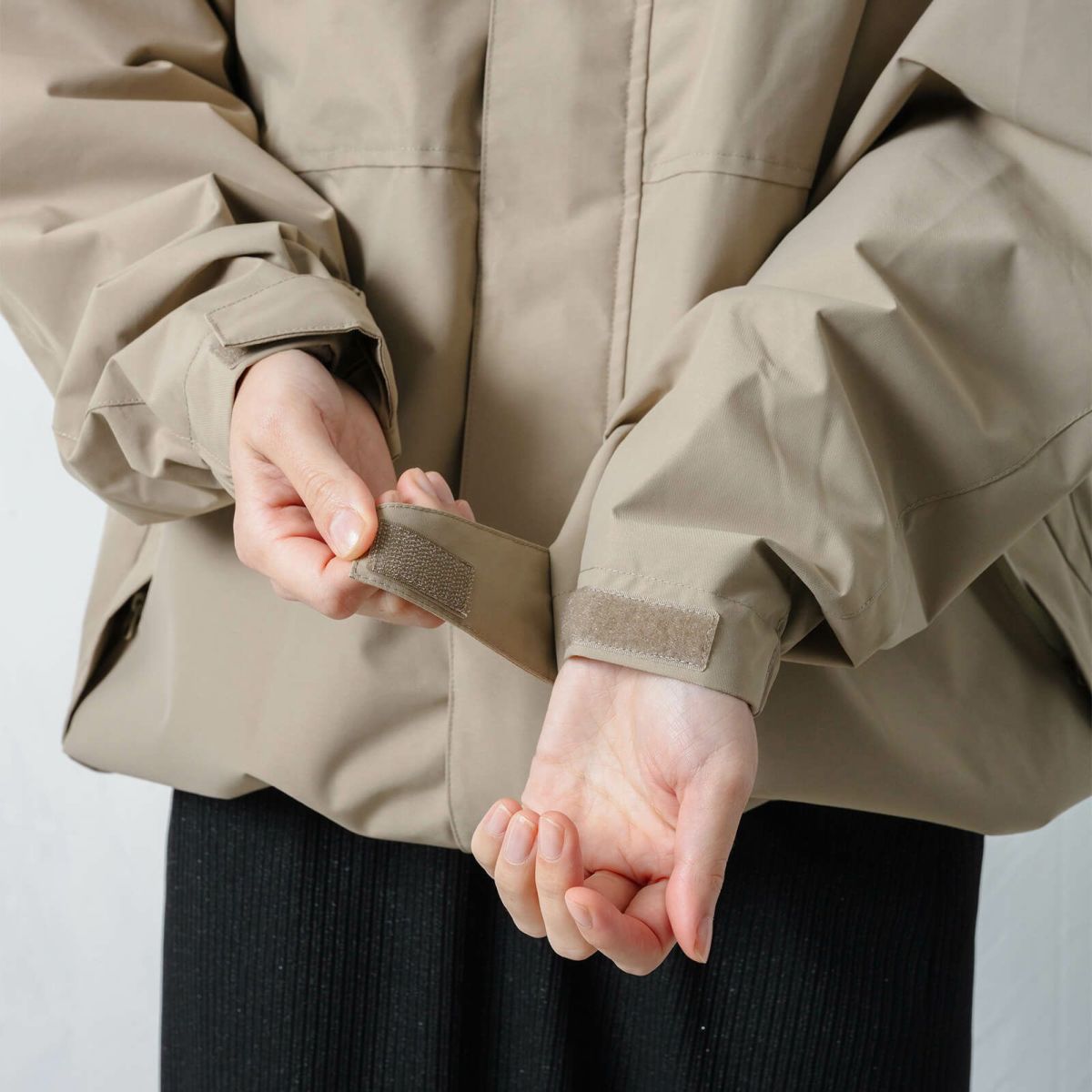 ベルクロ付きの袖口